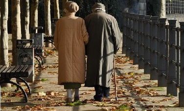 看哪些生肖的人越老越穷