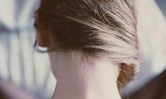 苦情痣和泪痣的传说_凄美动人