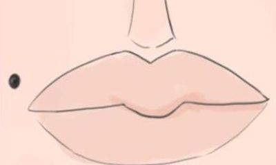 嘴角上方的黑痣能被舌头舔到,才是真正的“美人痣”