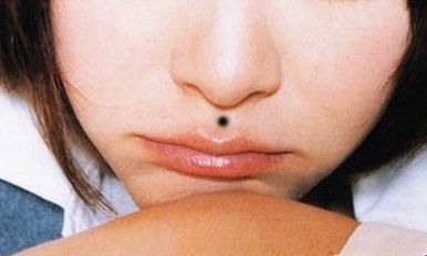 这四个部位长痣的人为人贪婪爱占人便宜