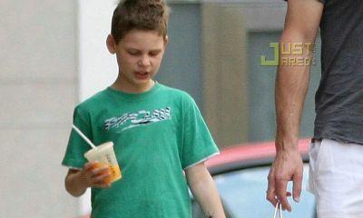 鸡年男宝宝起名取名带以字