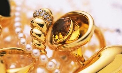 周公解梦梦见金银首饰(女人脸上雀斑面相)