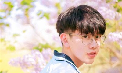 天秤男生愿意被女生摸头吗(天秤男这样做绝对喜欢你)