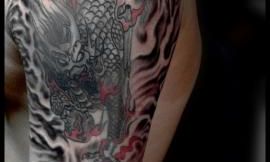 属鼠适合纹身在什么地方(1996年属鼠人适合什么纹身)