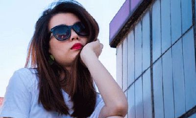 水瓶座女生眼睛是什么眼(如何判断水瓶座女生是否喜欢你)