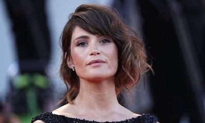 山根是平的女人面相(女生山根高面相)