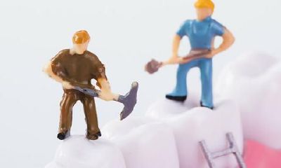 做梦梦到自己的牙掉了一半是怎么回事(梦见牙一直掉一边吐)