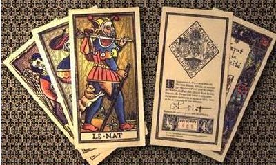 自己占卜塔罗牌以哪方看正逆位(棱镜塔罗有正逆位吗)