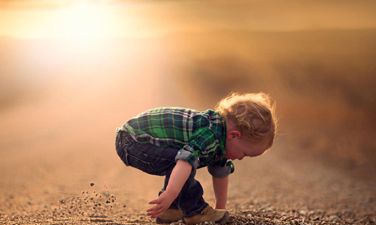 五行缺金的小名叠名女孩(五行属金的女孩小名叠字)