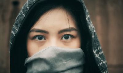 眉毛下方两个痣是否可以消除?详细探究眉毛周围的痣现象及可能的治疗方式