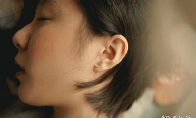 佩戴玉坠时掉落的含义和注意事项:解读脖子上玉坠掉落背后的象征意义和文化礼仪