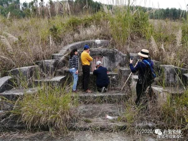 著名风水师黄俊仁带领弟子考察传说中的韩信点兵风水宝地 8