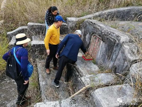 著名风水师黄俊仁带领弟子考察传说中的韩信点兵风水宝地 9