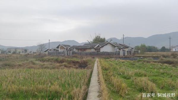 客家奇特的民居，一座以纯风水角度建造的围屋，精心布局八扇门关 15