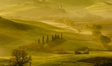 上升星座巨蟹座的人，让人有亲近感，非常亲切且勤奋