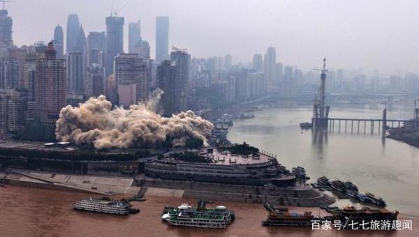 重庆最受争议的建筑：斥资240亿元建造，当地人却吐槽坏了风水！ 5