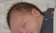 父亲节出生的双胞胎男孩起名用什么字好，不宜用什么字