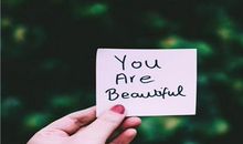 盘点那些人美心更美的生肖女