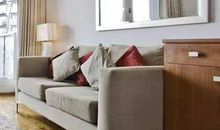 风水：客厅镜子摆放有哪些禁忌？