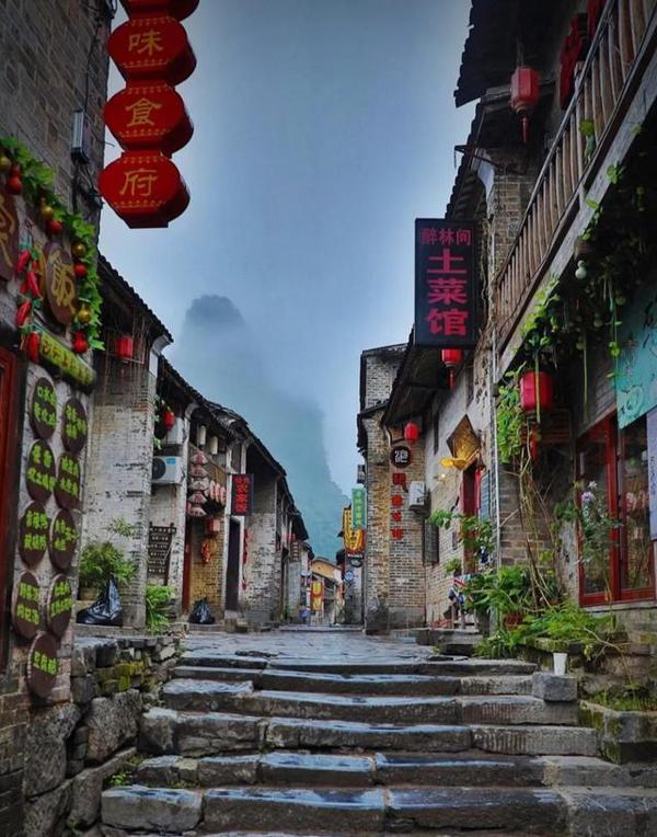 中国第一风水古镇被“群嘲”：门票100惹争议，人少景美值多少？ 1