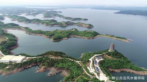 曾祥裕风水团队行至湖北丹江口和浙江千岛湖 探秘水下千年古城 6