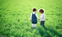 金牛宝宝属于找虐型的，凡是要亲历亲为，不相信别人喜欢独来独往