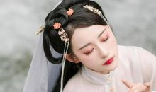 八月末，正桃花前来敲门，桃花大肆袭来，迎接顺利爱情的星座！