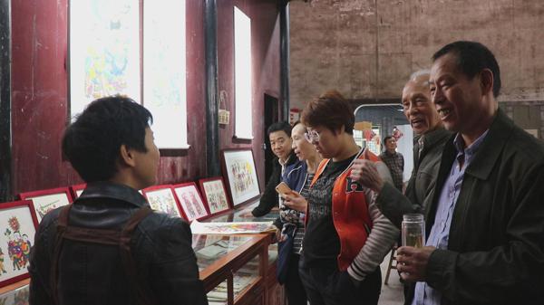 滩头生肖年画《鼠庆丰年》惊艳市场 年画小镇逐年升温 11