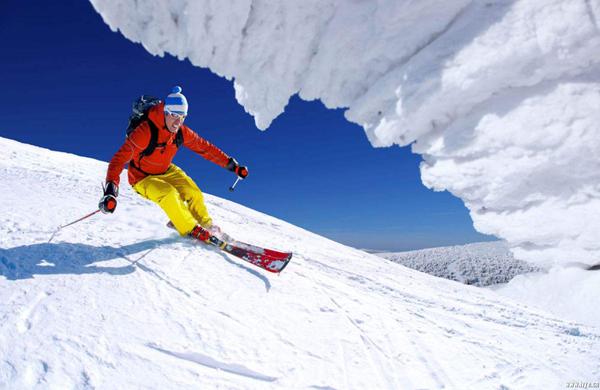 梦见滑雪象征兴奋，最近易冲动做事要三思而后行