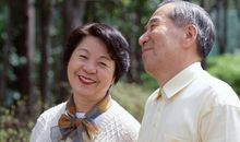 重阳节送老人什么礼物 送药酒很合适