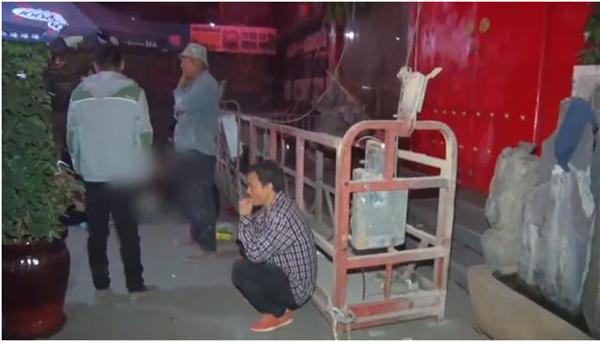 河南郑州发生一起悲剧，一名工人不幸身亡，店主迷信风水是起因 6