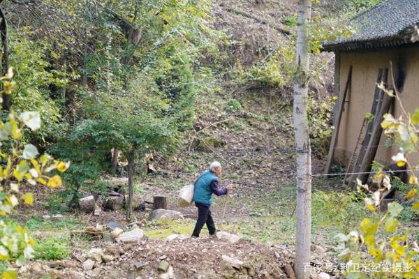 溪水冲走7旬老人财宝，50多年她坚守深山不离开，咋回事 5