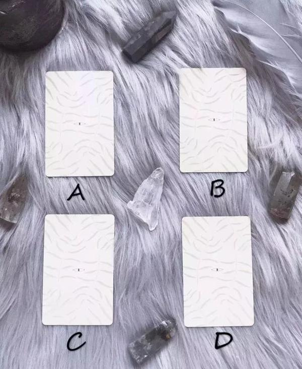 塔罗占卜：静心选出一张牌，测你的正缘在哪里？ 1