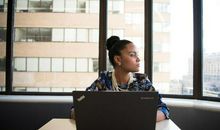 悦心塔罗测试：你最近会被什么样的人或事困扰着？