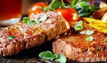 梦见吃牛排会带来好运，最近和恋人之间的感情会变好