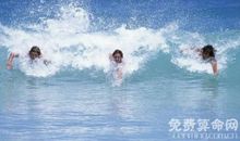 做梦梦见自己游泳怎么解？这是吉兆还是凶兆？