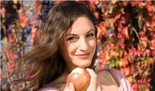 孕妇梦见吃苹果，预示你会顺产生个非常漂亮的女儿