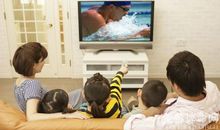 梦见自己看电视能带来好运，近期将会有外出旅行的机会