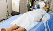 梦见躺在手术台上要控制好情绪，避免和别人发生纠纷