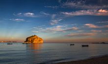 工作中十分自恋，自我感觉了不起，造成工作不顺的生肖男