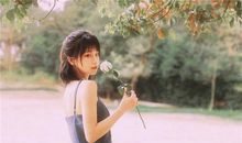 古灵精怪，情商颇高的生肖女，身边人缘好，追求者众多