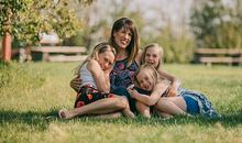 梦见生小孩生不出来好不好