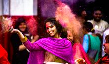 梦见参加节日游行