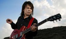 不断颠覆自己的伍佰