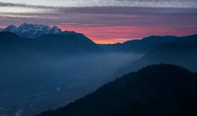 梦见死去的人拉我走好吗