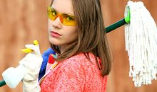 梦见拿扫把打扫房间