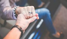 属鸡本命年结婚好吗