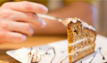 梦见全家人一起吃饭