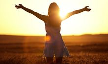 带婚戒的无名指也能反映出未来婚姻生活