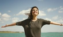 胸口有痣的女人